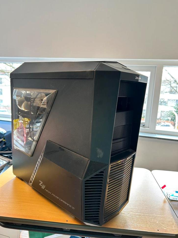 Zalman z11 plus, Computers en Software, Desktop Pc's, Zo goed als nieuw, Ophalen
