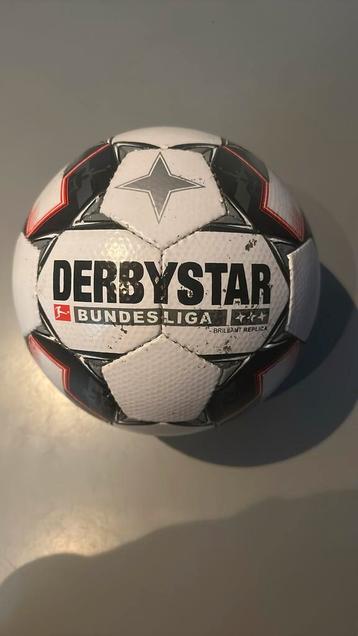 Prof voet bal beschikbaar voor biedingen