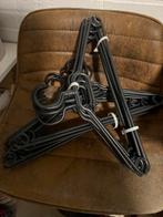 24 kleerhangers, Ophalen of Verzenden, Zo goed als nieuw, Kunststof, Volwassenen
