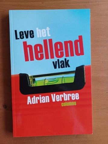 Leve het hellend vlak - columns beschikbaar voor biedingen