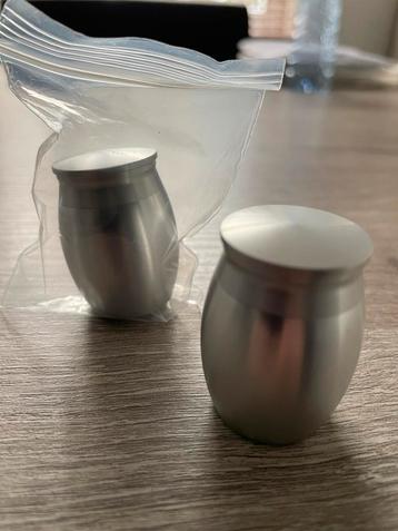 Mini-urnen, 2 stuks, zilver kleurig, NIEUW beschikbaar voor biedingen