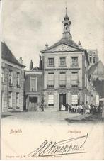Brielle (Z.H.) Stadhuis, veel Volk, gelopen 1901, Verzamelen, Ansichtkaarten | Nederland, Verzenden, Voor 1920, Gelopen, Zuid-Holland
