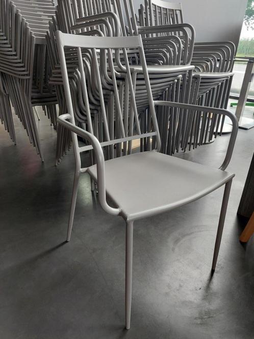 Stalen terrasstoel grijs, Tuin en Terras, Tuinstoelen, Gebruikt, Metaal, Stapelbaar, Ophalen