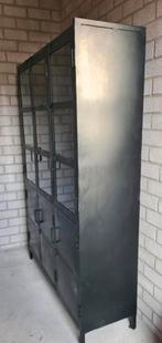 Metalen kast zwart, Huis en Inrichting, Ophalen, Zo goed als nieuw