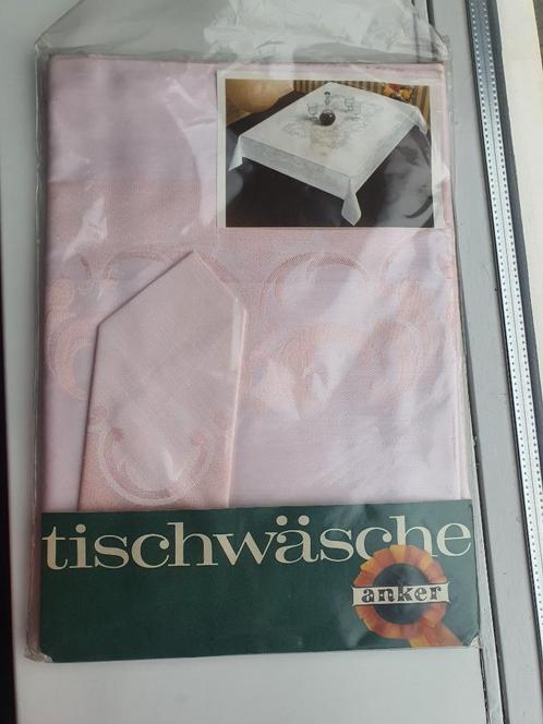 Vintage Roze Tafelkleed 130x160 cm – Nieuw in Verpakking, Huis en Inrichting, Tafelkleden, Rechthoek, Ophalen of Verzenden