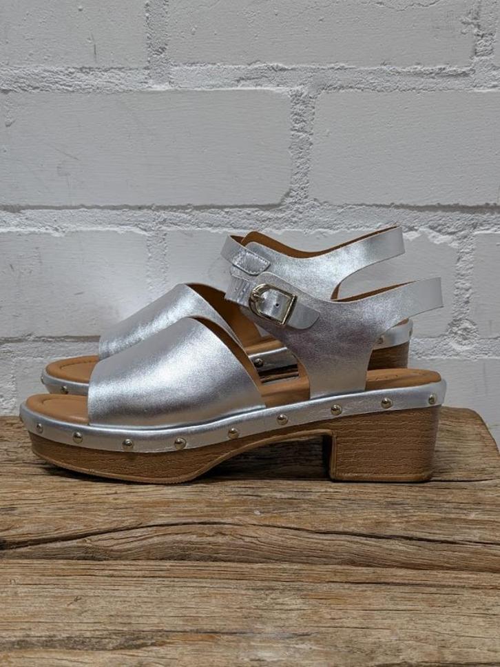 DWRS - Prachtige zilveren leren schoenen maat 40 - Nieuw, Kleding | Dames, Schoenen, Nieuw, Sandalen of Muiltjes, Ophalen of Verzenden