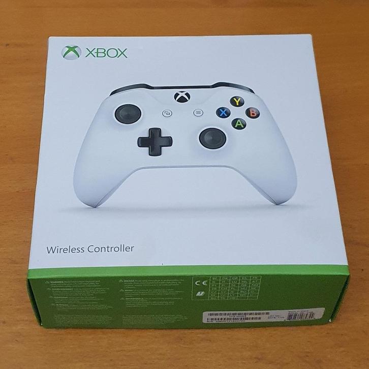 Originele Xbox ONE S Controller, Spelcomputers en Games, Games | Xbox One, Gebruikt, Overige genres, 1 speler, Vanaf 3 jaar, Ophalen of Verzenden