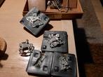 2 giet mallen voor tinnen soldaatjes te gieten met 3 soldaat, Ophalen of Verzenden, Gebruikt, 1:50 of kleiner, Figuur of Figuren