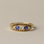 Antieke (1917) 18 karaat gouden ring met diamant en saffier, Verzenden, Goud, Ring