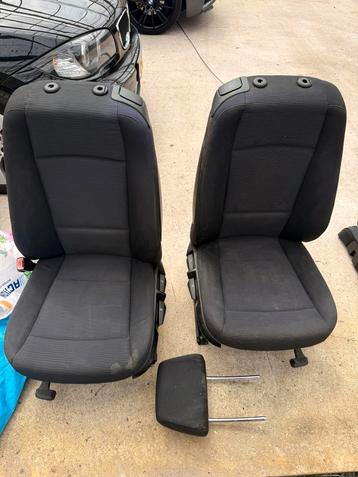 BMW 1 serie E81 bekleding stof geen schade beschikbaar voor biedingen