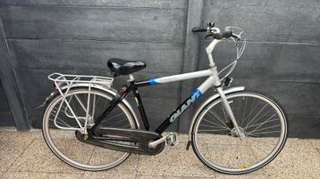 Zeer nette herenfiets Giant 28 inch.7 versnellingen beschikbaar voor biedingen