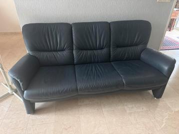Blauw lederen bankstel 3 en 2 zit beschikbaar voor biedingen
