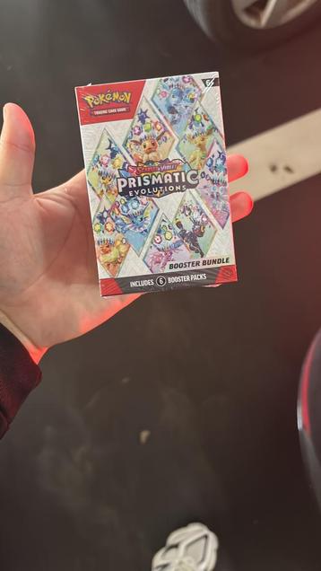 Prismatic evolutions booster bundle (geseald)  beschikbaar voor biedingen