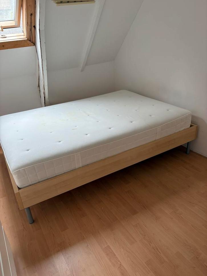 Ikea bed + matras, Huis en Inrichting, Slaapkamer | Bedden, Gebruikt, Tweepersoons, 140 cm, 200 cm, Hout, Beige, Ophalen