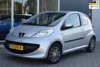 Peugeot 107 1.0-12V XS | Airco | Navi | NAP + APK 8-2026 !, Voorwielaandrijving, Stof, Gebruikt, Zwart