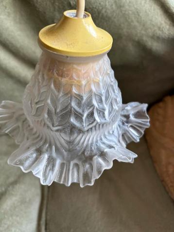 Vintage Glazen Hanglamp beschikbaar voor biedingen