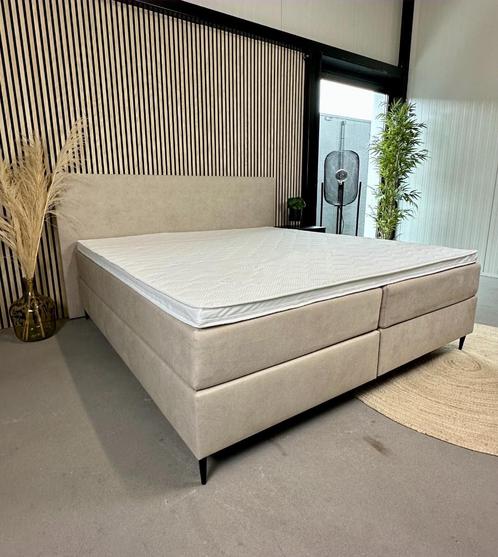 BOXSPRING + TOPPER POCKETVERING VELVET 180X200 LICHTBEIGE, Huis en Inrichting, Slaapkamer | Bedden, Nieuw, Tweepersoons, 180 cm