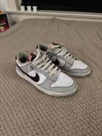Nike Dunk Low SE, Wit, Nike, Ophalen of Verzenden, Sneakers of Gympen