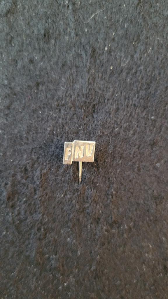 FNV speldje zilver, Verzamelen, Speldjes, Pins en Buttons, Zo goed als nieuw, Speldje of Pin, Overige onderwerpen, Verzenden