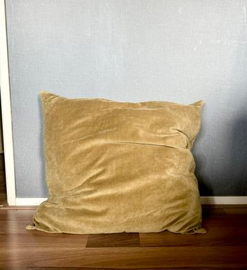 Sfeervolle woonkussen 60x60cm beschikbaar voor biedingen