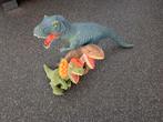 2 pluche Dinosaurus en 1 grotere van plastic met geluid