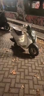 Sym mio 4t, Ophalen, Sym mio, Maximaal 45 km/u, Zo goed als nieuw