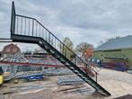 Stalen trap met bordes groen. Hoog 2,75 mtr. Nob071, Doe-het-zelf en Verbouw, Ladders en Trappen, Ophalen, Zo goed als nieuw