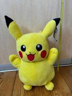 Pikachu Tomy Pokemon 40 cm met labels, Ophalen of Verzenden, Zo goed als nieuw, Losse kaart