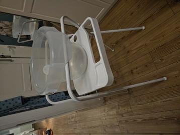 bébé-jou tummy-tub en standaard  beschikbaar voor biedingen