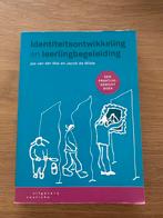 Identiteitsontwikkeling en leerlingbegeleiding, Jos van der Wal; Jacob de Wilde, Ophalen of Verzenden, Ontwikkelingspsychologie