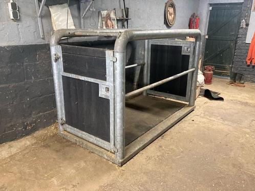 Opvoelbox behandelbox voor paard, Dieren en Toebehoren, Paarden en Pony's | Verzorgingsproducten, Gebruikt, Ophalen