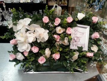 Gedenk boek zijde bloemen met plaats voor foto beschikbaar voor biedingen