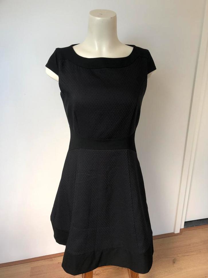 Orsay zwart net chic jurkje m 38, Kleding | Dames, Jurken, Zo goed als nieuw, Maat 38/40 (M), Zwart, Knielengte, Ophalen of Verzenden