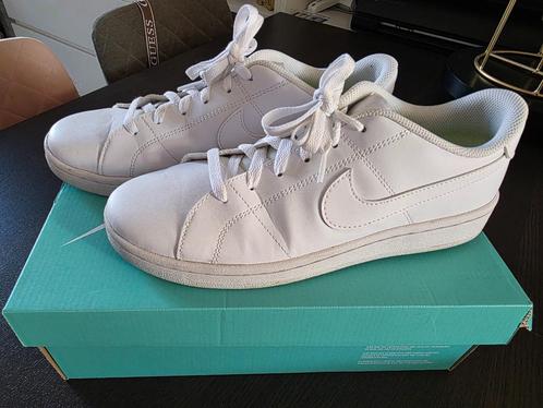 Witte NIKE sneakers maat 43, Kleding | Heren, Schoenen, Zo goed als nieuw, Sneakers of Gympen, Wit, Ophalen