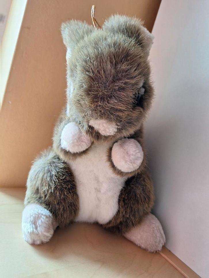 Bruin wit Konijn knuffel Pyramido konijntje, Kinderen en Baby's, Speelgoed | Knuffels en Pluche, Zo goed als nieuw, Konijn, Ophalen of Verzenden