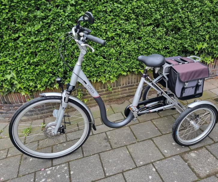 Elektrische driewielfiets
Zeer nette staat, Fietsen en Brommers, Fietsen | Driewielfietsen, Zo goed als nieuw, Ophalen of Verzenden