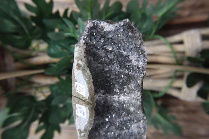 Amethist #0552 mineraal edelsteen, Verzamelen, Mineralen en Fossielen, Ophalen of Verzenden