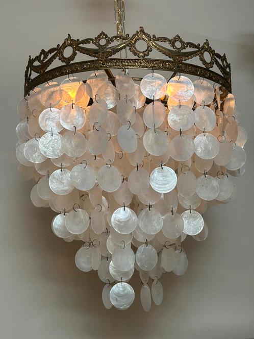 2 beschikbaar vintage capiz schelpen hanglampen brons frame, Huis en Inrichting, Lampen | Hanglampen, Nieuw, Ophalen of Verzenden