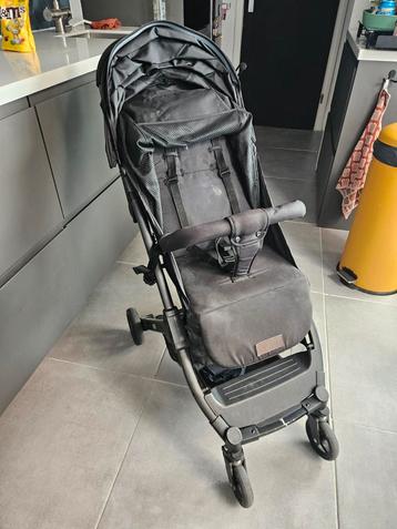 Kinderwagen - Compact en Handig! beschikbaar voor biedingen