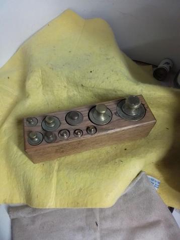 5564) zwaar gewichten blok met 10 gewichten  beschikbaar voor biedingen