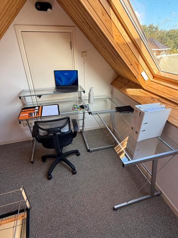 Design bureau glas/staal – veel werkruimte beschikbaar voor biedingen
