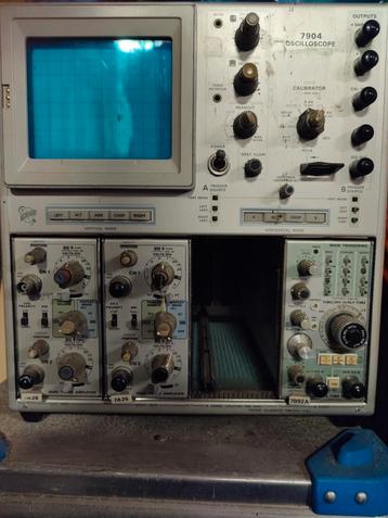 Tektronix 7904 Oscilloscope - Vintage Testapparatuur beschikbaar voor biedingen