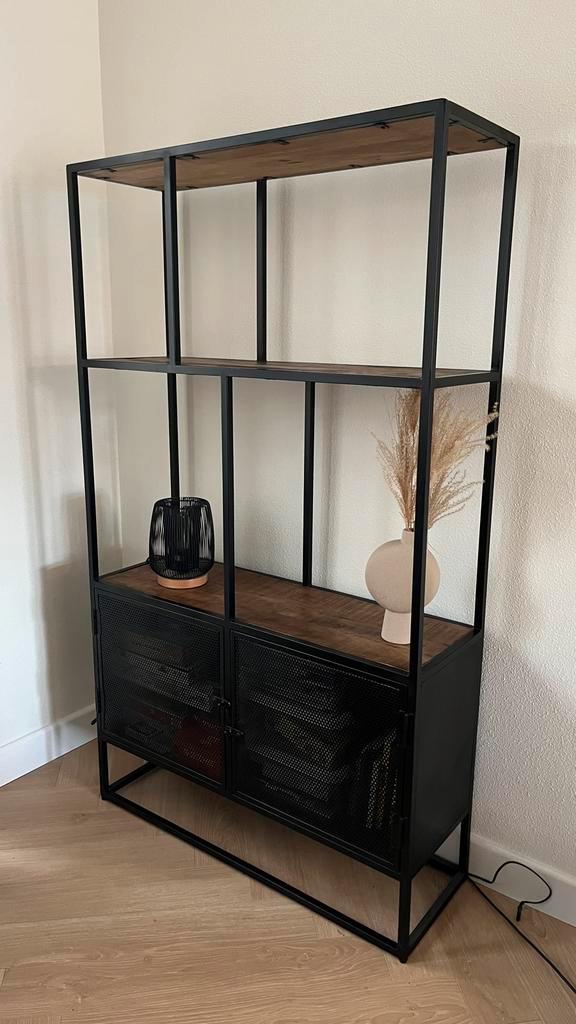 Stalen kast met mango houten planken, Huis en Inrichting, Kasten | Boekenkasten, Zo goed als nieuw, 100 tot 150 cm, 150 tot 200 cm