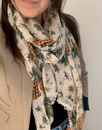 Sjaal-shawl wit met ananasjes, 70x18cm, franjes/kwastjes beschikbaar voor biedingen