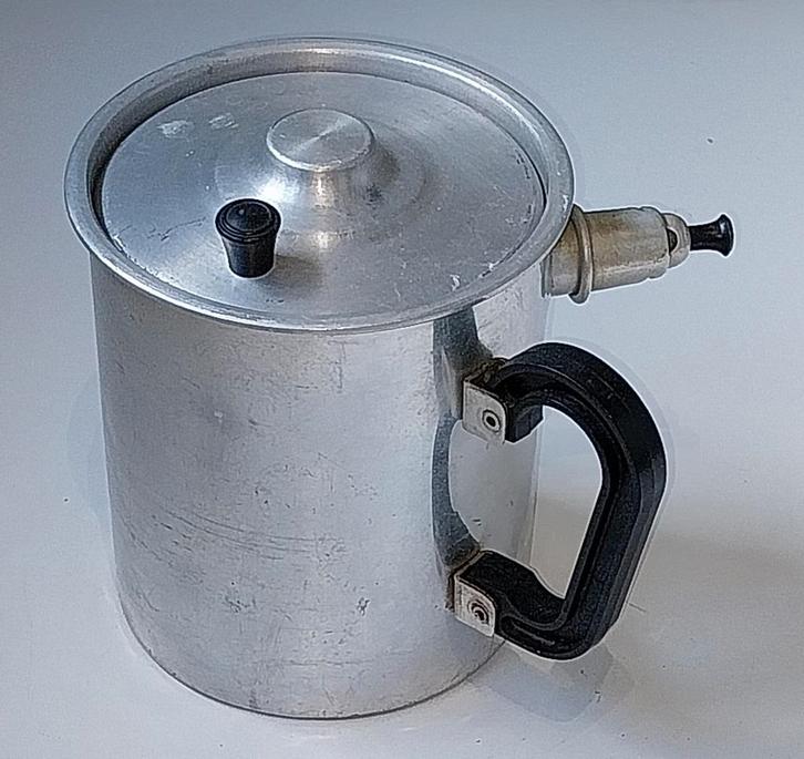 Dubbelwandige melkkoker met fluit, Coen Kurz, Tiel jaren 50, Antiek en Kunst, Antiek | Keukenbenodigdheden, Ophalen of Verzenden