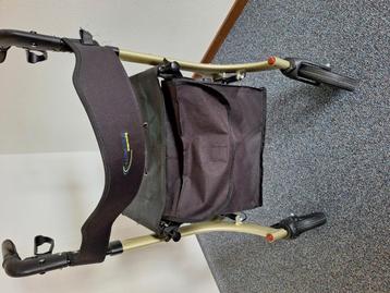 Luxe Rollator met Zitje & Opbergtas – Lichtgewicht  beschikbaar voor biedingen