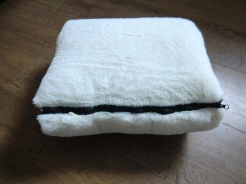 Gusta multikussen, sierkussen, hand of voetkussen, Huis en Inrichting, Woonaccessoires | Kussens, Nieuw, Wit, Ophalen of Verzenden