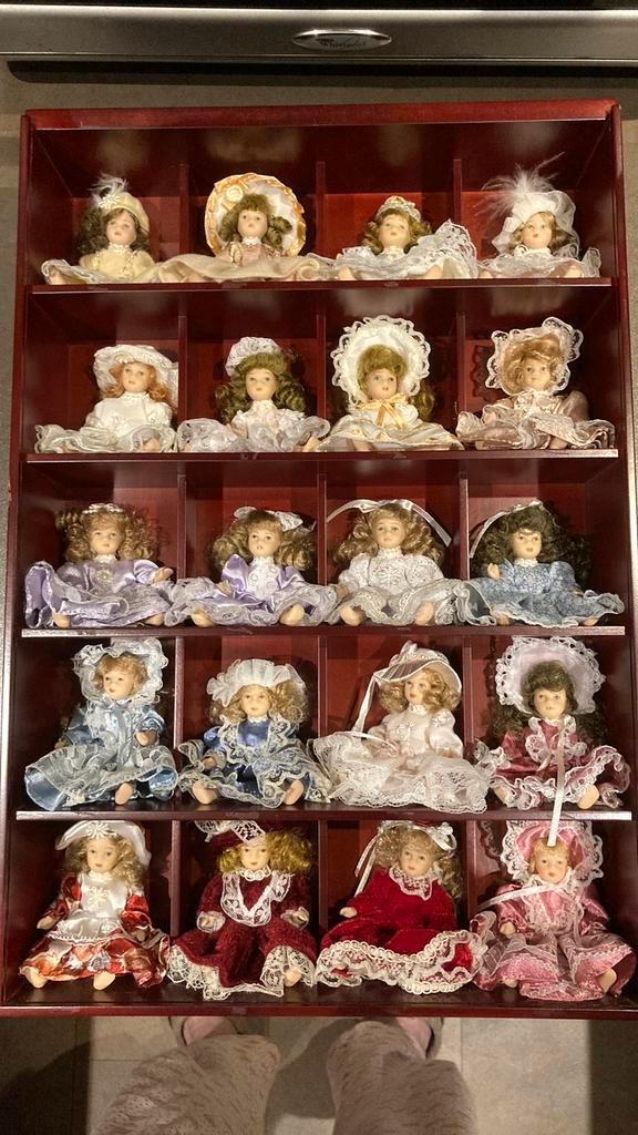 Prachtige popjes poppenhuis formaat, Verzamelen, Poppenhuizen en Toebehoren, Zo goed als nieuw, Poppenhuis, Ophalen of Verzenden