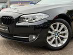 BMW 5-serie Touring 525d High Executive|Carplay|Leder|Panora, Auto's, Automaat, Euro 5, Gebruikt, Zwart