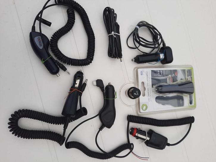 8 Auto Oplaadsnoeren dc 12V Plug en aansteker 12V, Auto diversen, Auto-accessoires, Zo goed als nieuw, Ophalen of Verzenden